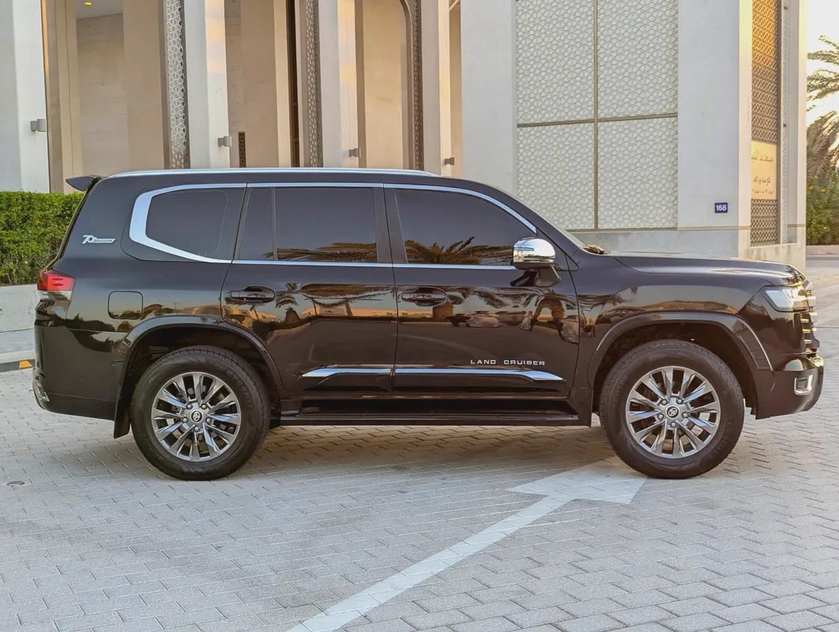 Toyota Land Cruiser GXR 2015 Facelifted 2026 With Interior and Exterior - GCC Specs --18-18