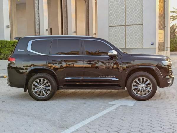 Toyota Land Cruiser GXR 2015 Facelifted 2026 With Interior and Exterior - GCC Specs -