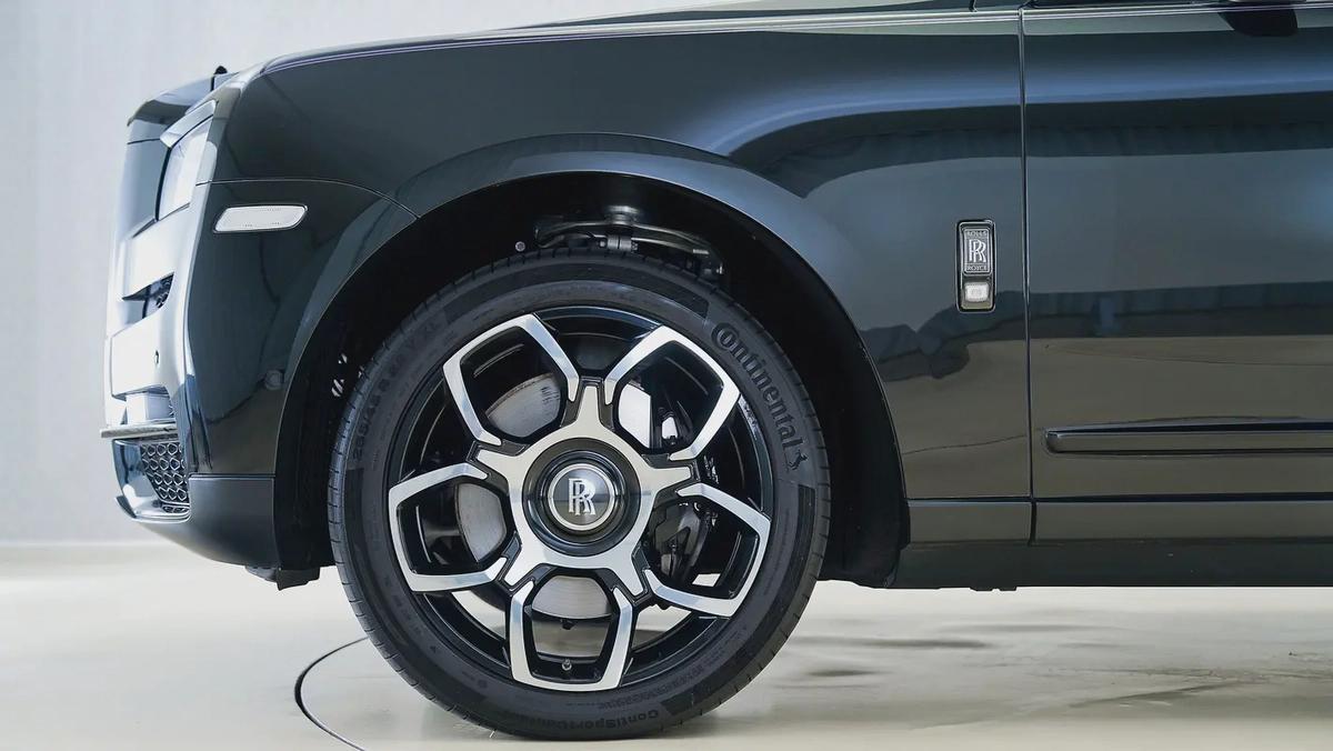 Special Offer | AED 18,393 PM | Warranty - Service June 2026 | GCC | 2022 Rolls-Royce Cullinan - Bla-10-10