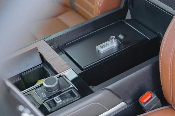 TOYOTA TUNDRA CREWMAX PLATINUM 2024