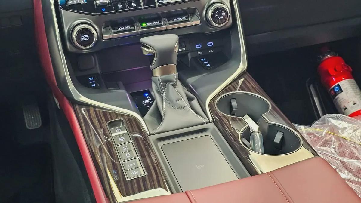 LEXUS - LX 600 - SIGNATURE - V6 TWIN TURBO 3.5L - 2026 MODEL - UNDER WARRANTY - GCC SPECS-3-3