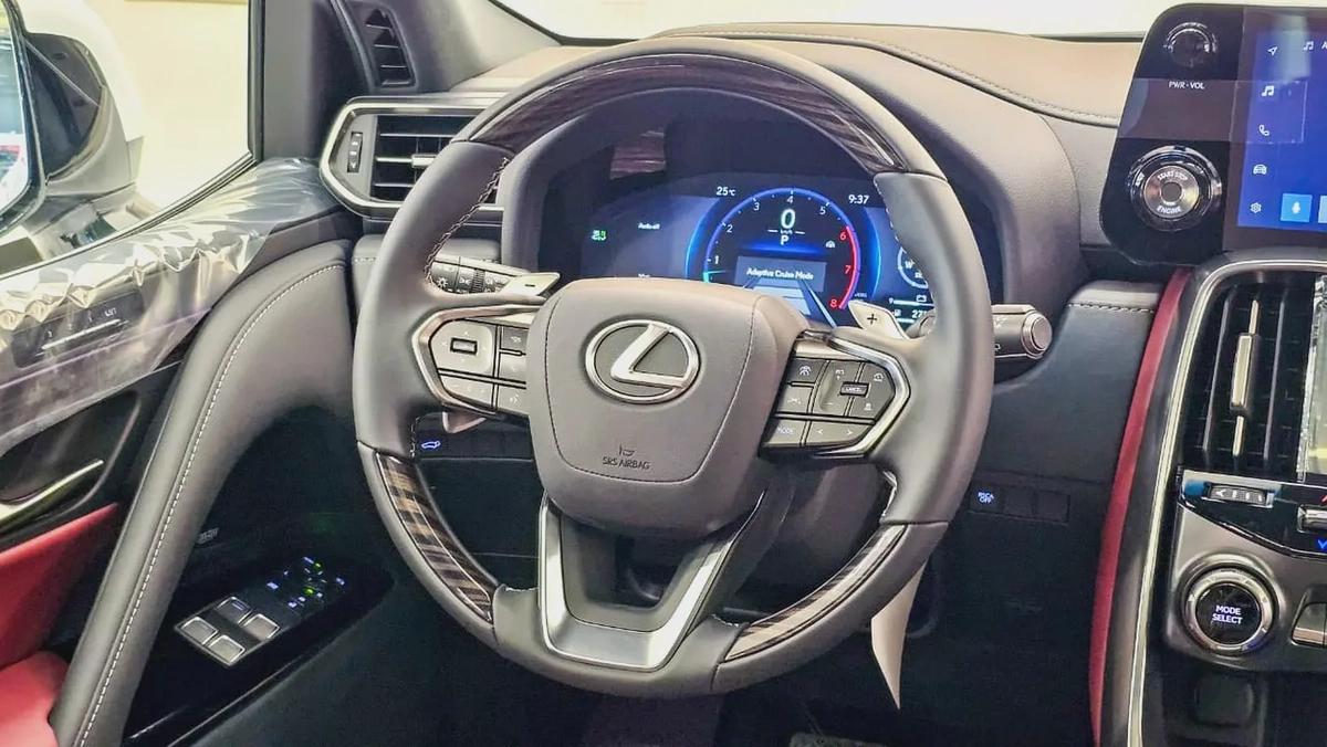 LEXUS - LX 600 - SIGNATURE - V6 TWIN TURBO 3.5L - 2026 MODEL - UNDER WARRANTY - GCC SPECS-4-4