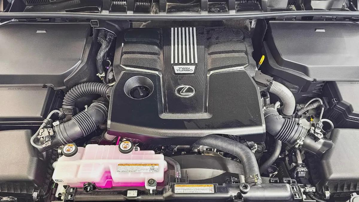 LEXUS - LX 600 - SIGNATURE - V6 TWIN TURBO 3.5L - 2026 MODEL - UNDER WARRANTY - GCC SPECS-12-12