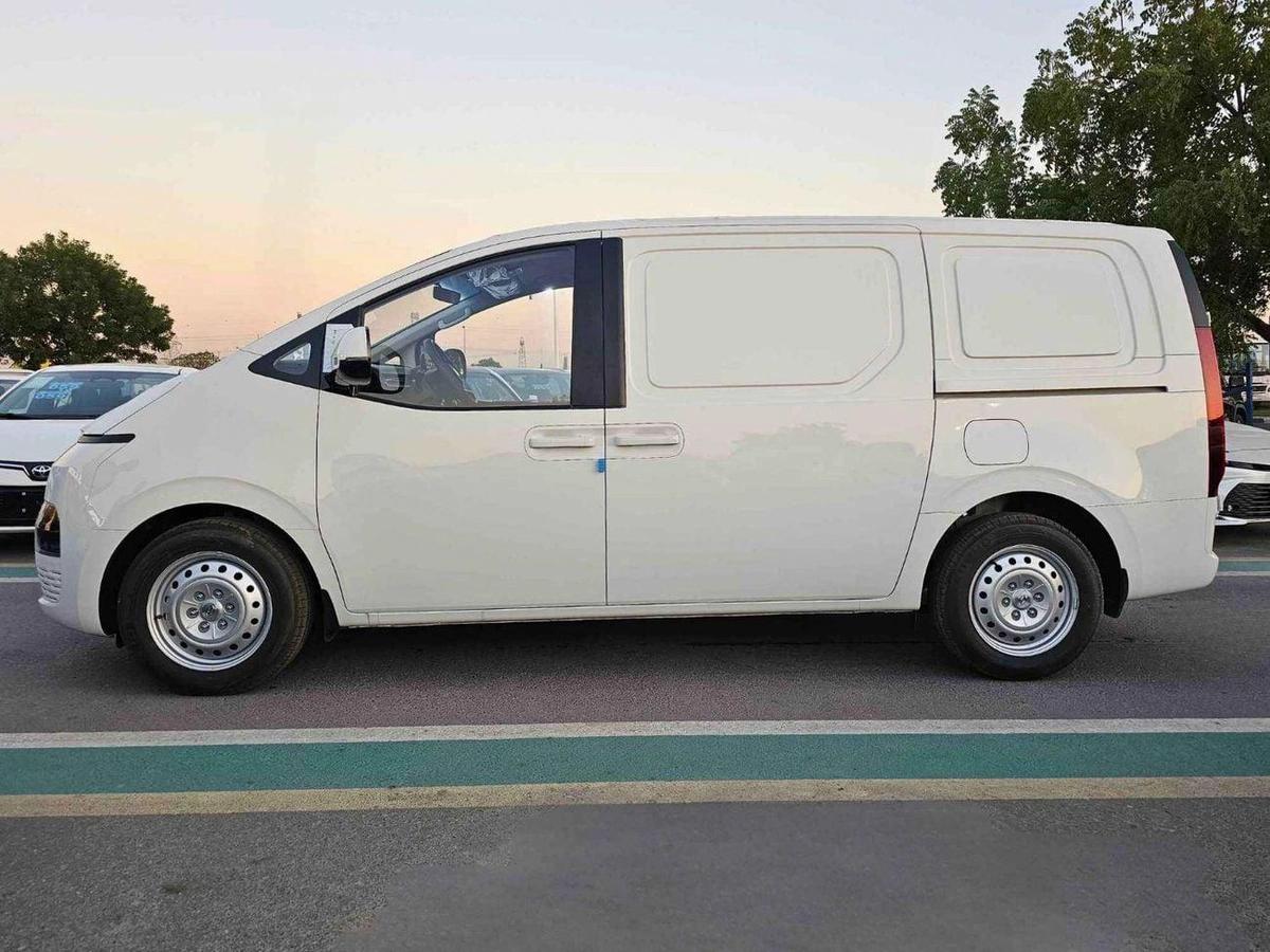 Hyundai Staria CARGO / 2.2L V4 DIESEL / MANUAL GEAR BOX / 2 STR (CODE # STCD)-2-2