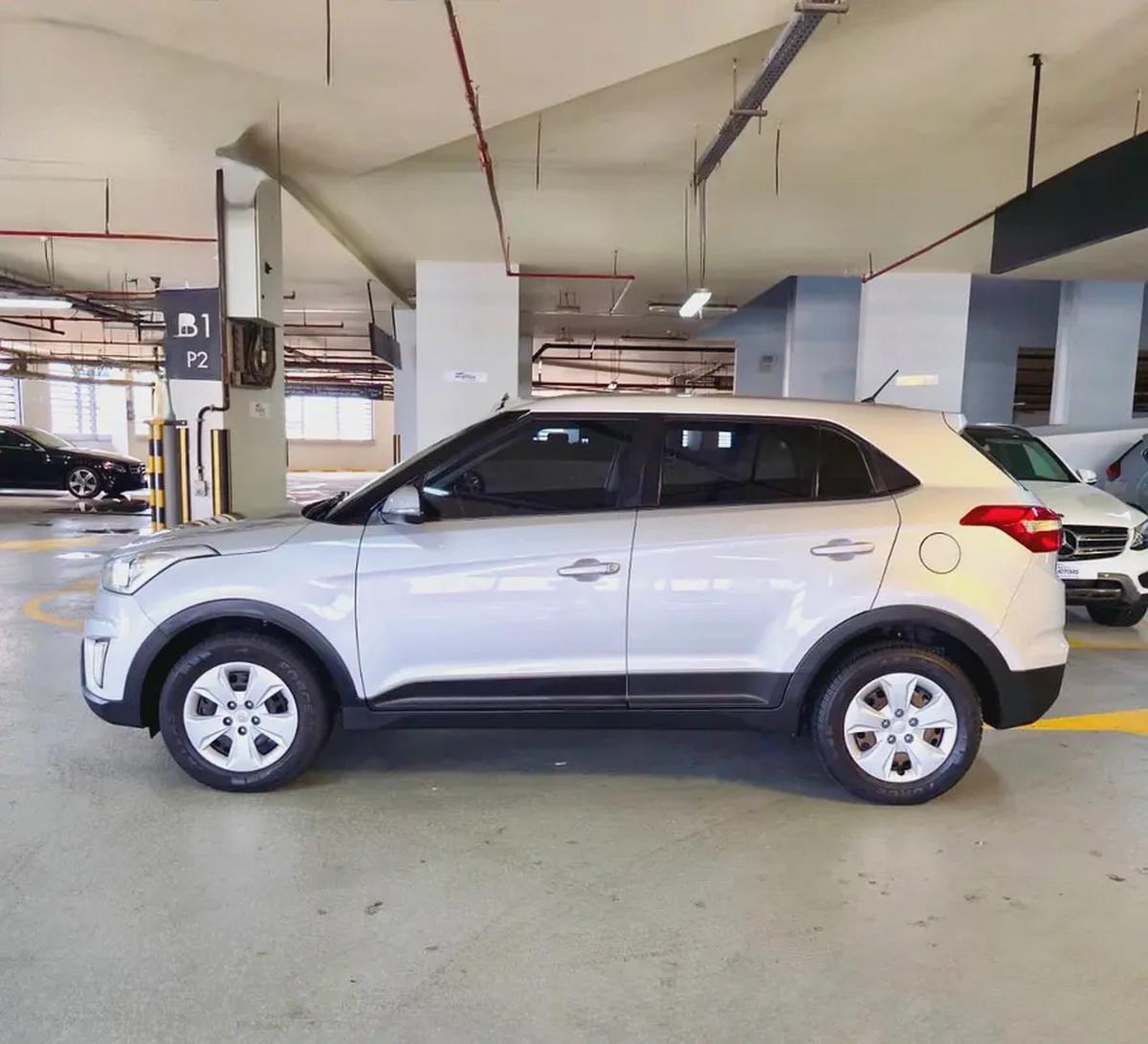 FULL SERVICE AT HYUNDAI AGENCY II GCC Specs - Well Maintained!-2-2