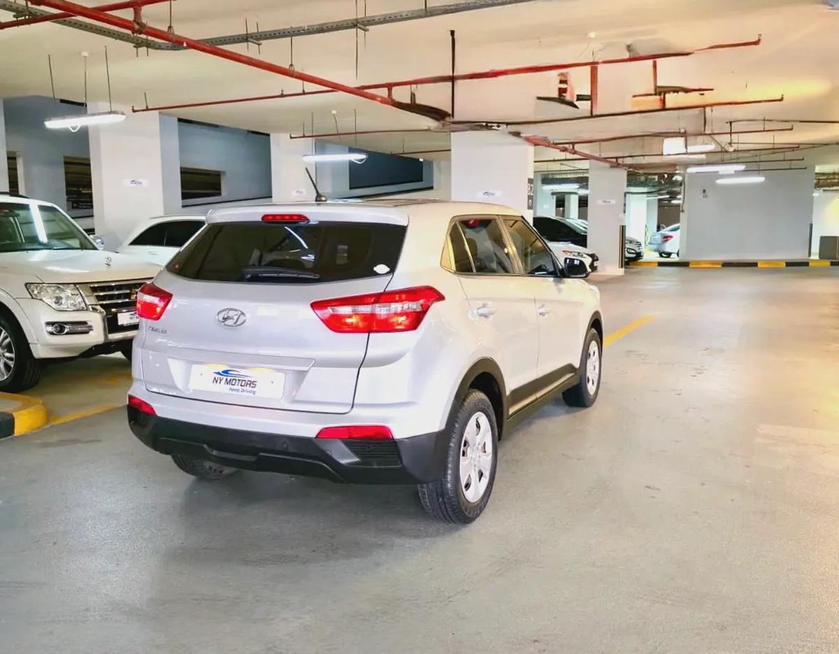 FULL SERVICE AT HYUNDAI AGENCY II GCC Specs - Well Maintained!-5-5