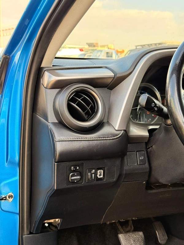 Toyota RAV4 Limited 2.5L 360 camera, sunroof Full option