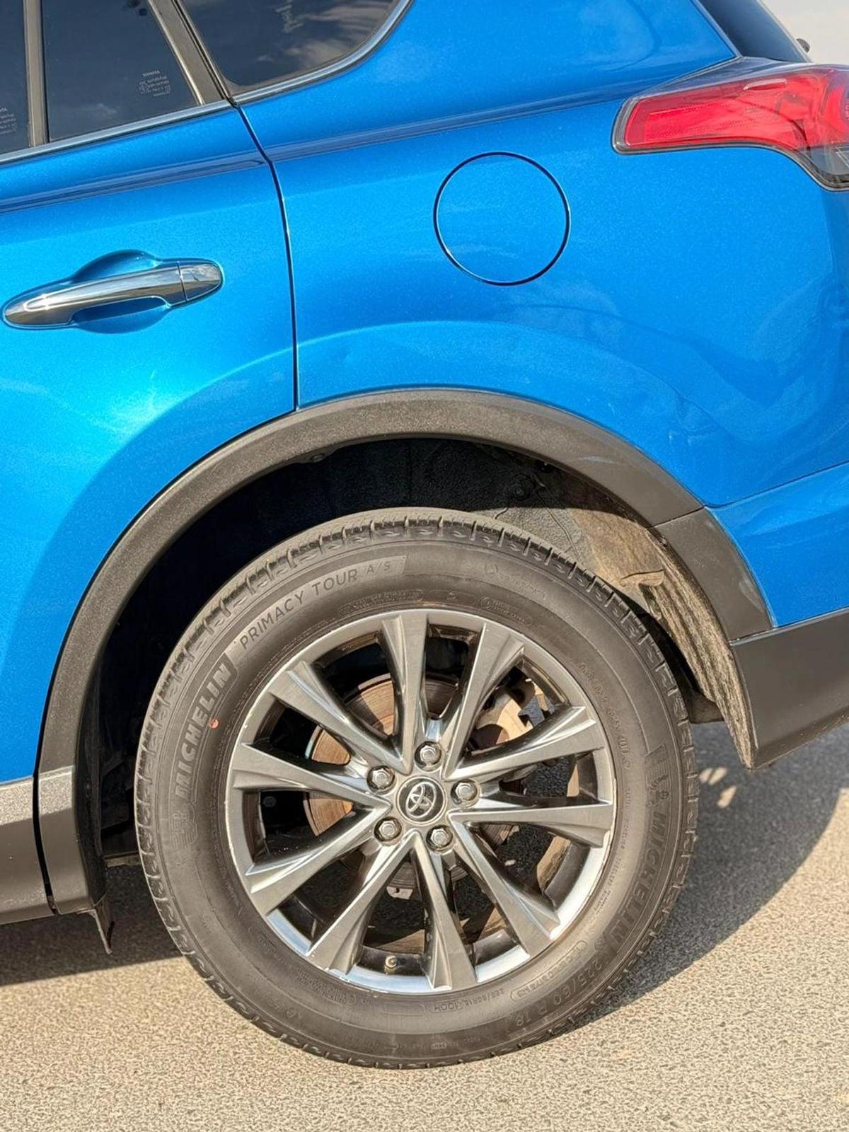 Toyota RAV4 Limited 2.5L 360 camera, sunroof Full option-12-12