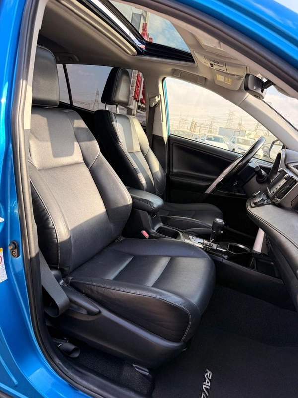 Toyota RAV4 Limited 2.5L 360 camera, sunroof Full option