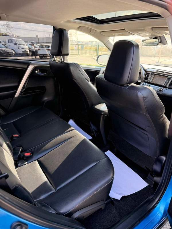 Toyota RAV4 Limited 2.5L 360 camera, sunroof Full option