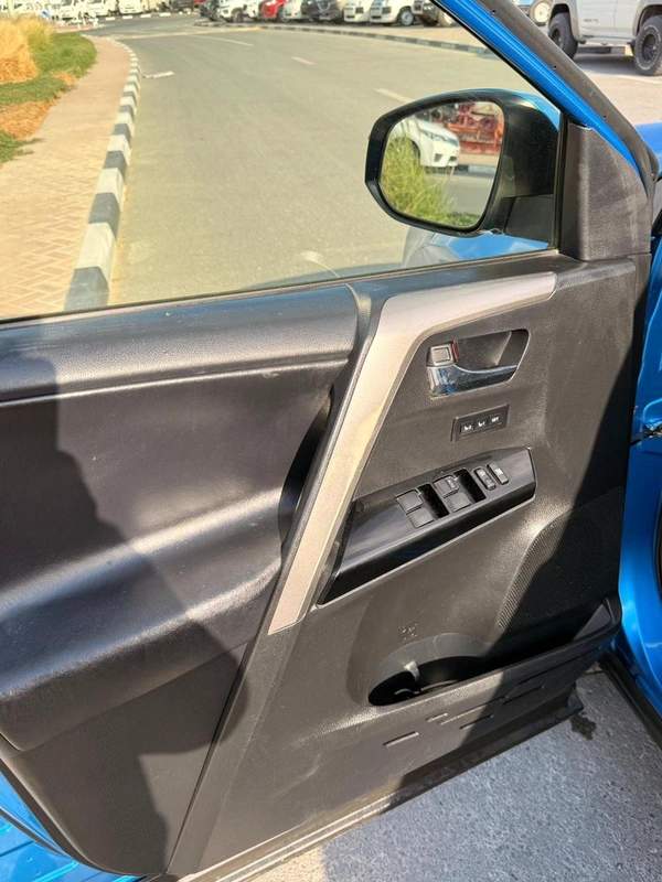 Toyota RAV4 Limited 2.5L 360 camera, sunroof Full option