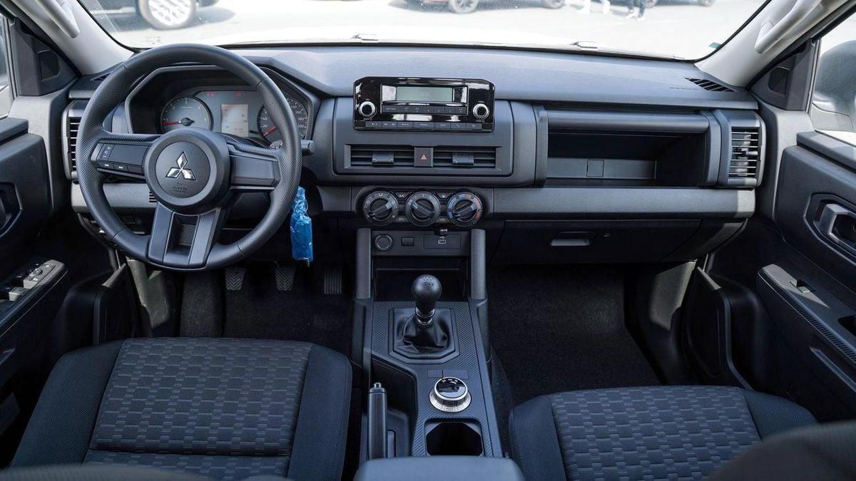 Mitsubishi L200 Brand New 2026 Mitsubishi L200 GLX 2.5L Pick-Up GCC – Export Only-7-7