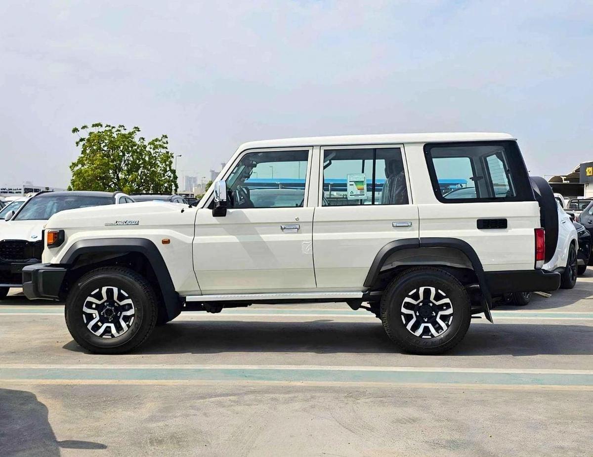 Toyota Land Cruiser 70 LC76 | 2.8L V4 DIESEL | 5 DOOR | DVD CAMER`| DIFF LOCK | LX FULL OPTION (CODE # HT76ZS)-2-2