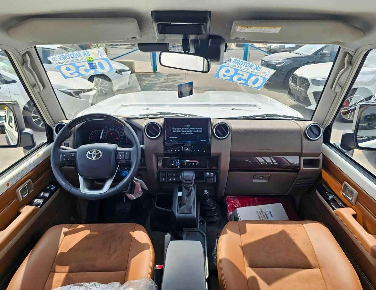 Toyota Land Cruiser 70 LC76 | 2.8L V4 DIESEL | 5 DOOR | DVD CAMER`| DIFF LOCK | LX FULL OPTION (CODE # HT76ZS)-4-4
