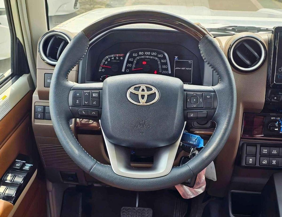 Toyota Land Cruiser 70 LC76 | 2.8L V4 DIESEL | 5 DOOR | DVD CAMER`| DIFF LOCK | LX FULL OPTION (CODE # HT76ZS)-7-7