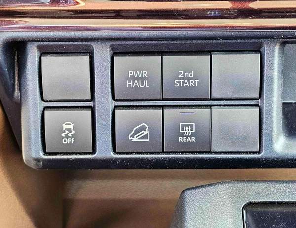 Toyota Land Cruiser 70 LC76 | 2.8L V4 DIESEL | 5 DOOR | DVD CAMER`| DIFF LOCK | LX FULL OPTION (CODE # HT76ZS)