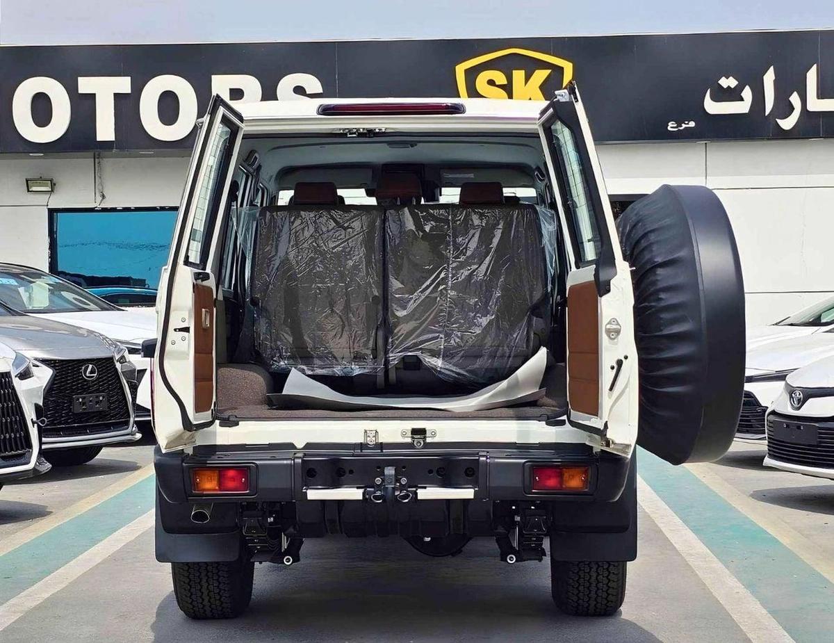 Toyota Land Cruiser 70 LC76 | 2.8L V4 DIESEL | 5 DOOR | DVD CAMER`| DIFF LOCK | LX FULL OPTION (CODE # HT76ZS)-17-17