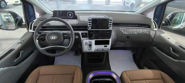 HYUNDAI STARIA 3.5L VIP 7 SEATER ROYAL EDITION
