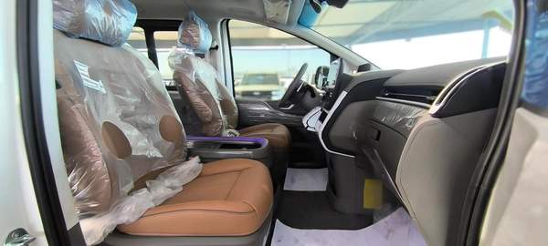 HYUNDAI STARIA 3.5L VIP 7 SEATER ROYAL EDITION