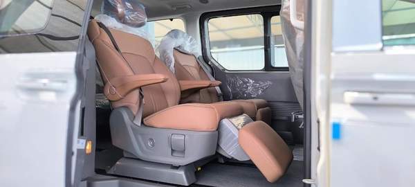 HYUNDAI STARIA 3.5L VIP 7 SEATER ROYAL EDITION