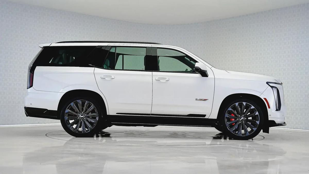 Special Offer | AED 9,796 PM | Low KM, GCC | Escalade V-3-3