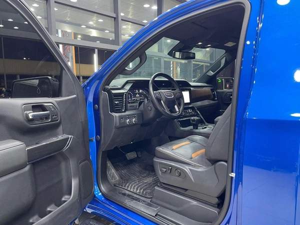 GMC Sierra 5.3L V8 AT4 Crew Cab (AWD)