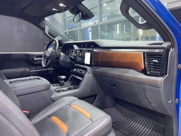 GMC Sierra 5.3L V8 AT4 Crew Cab (AWD)