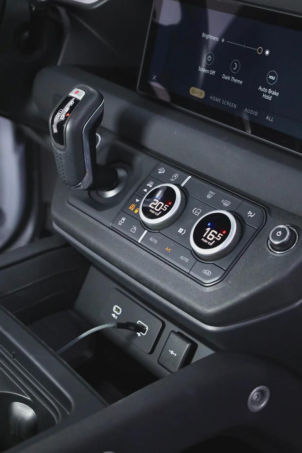 DEFENDER 110 X-DYNAMIC V6 - P400 FULLY LOADED-13-13