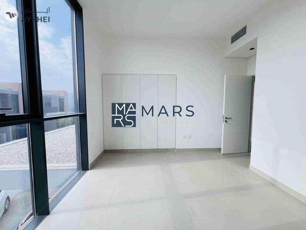 4badroom villa available for rent in Masaar