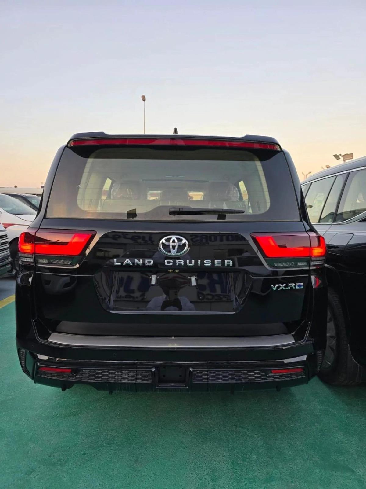 Toyota Land Cruiser Luxury 2026 Toyota Land Cruiser LC300 VXR+ – Full Option – Black Color-6-6
