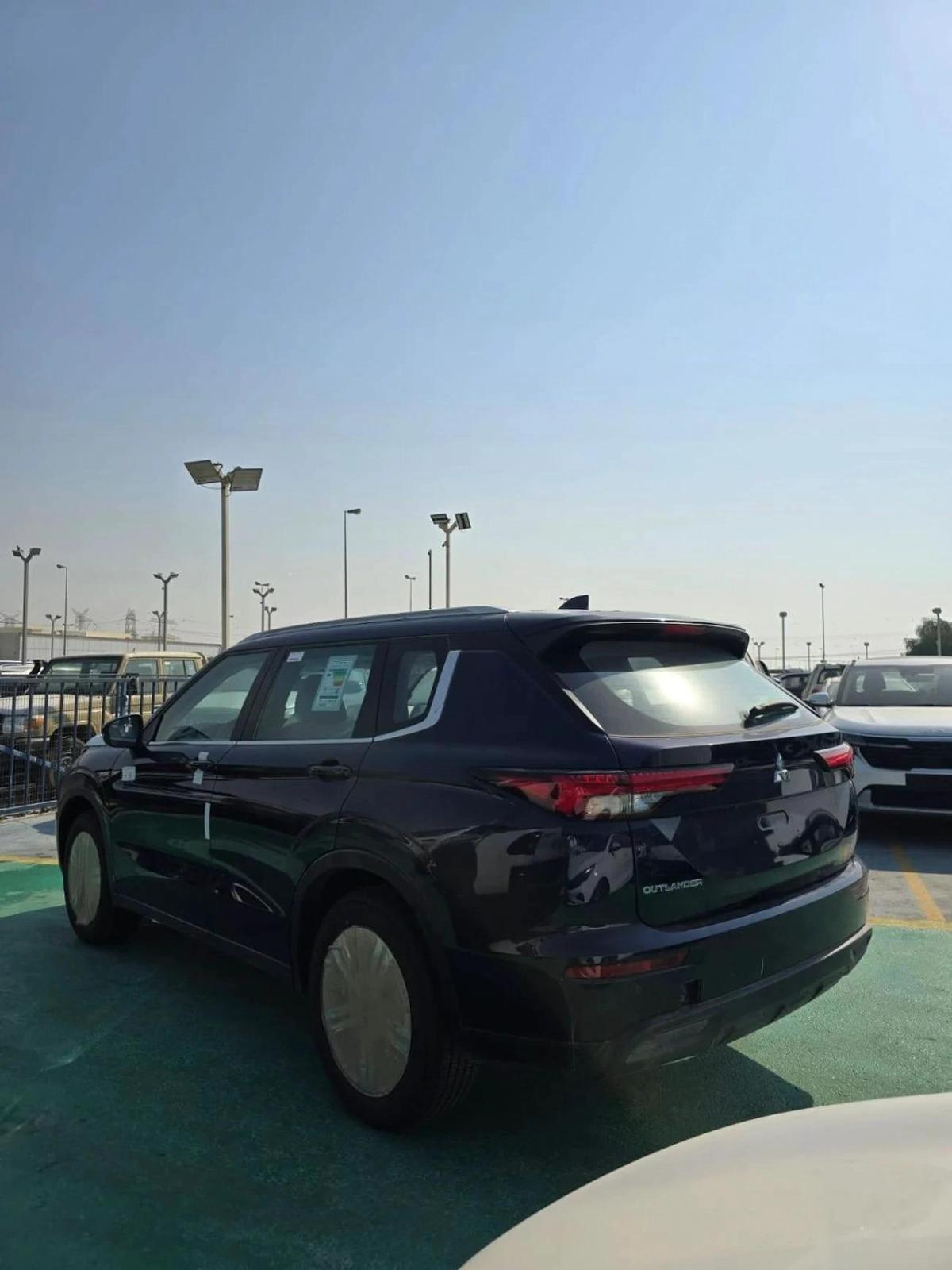MITSUBISHI OUTLANDER M-LINE-2-2