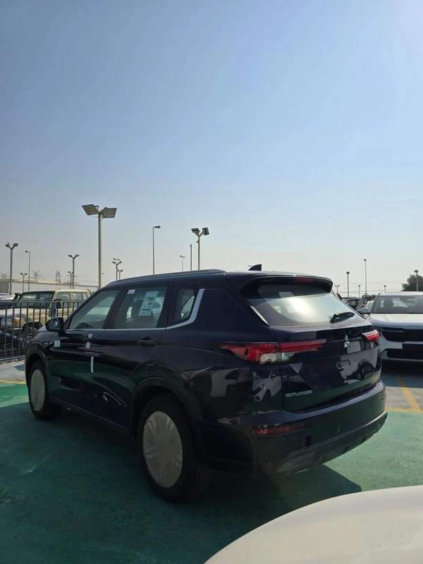 MITSUBISHI OUTLANDER M-LINE