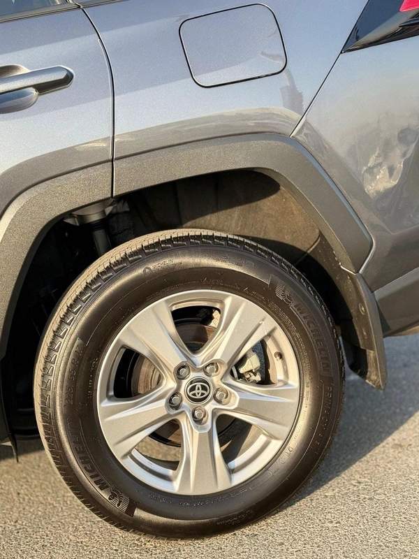 Toyota RAV4 XLE 2.5 L AWD Full Option 2025