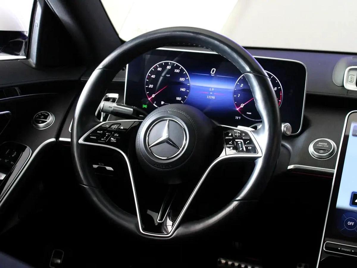 2023 S500 // 4 MATIC // LOW MILAGE-17-17