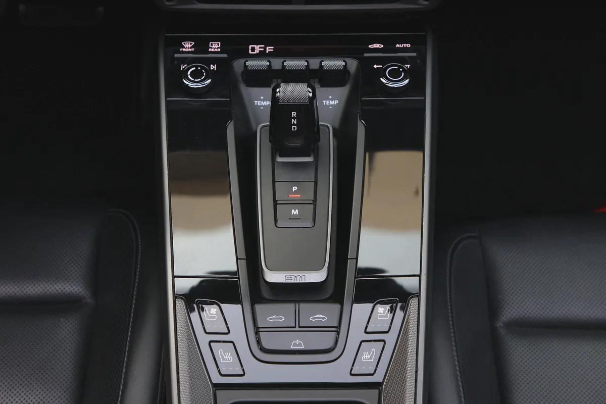 PORSCHE CARRERA 911 2022 - GCC - FULLY LOADED - AMAZING CONDITION-18-18