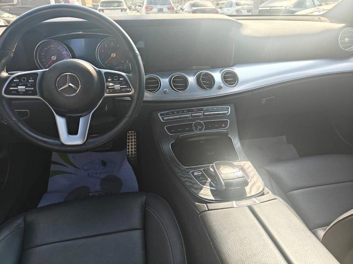 Mercedes-Benz E 250 MERCEDES-E250 2019-8-8
