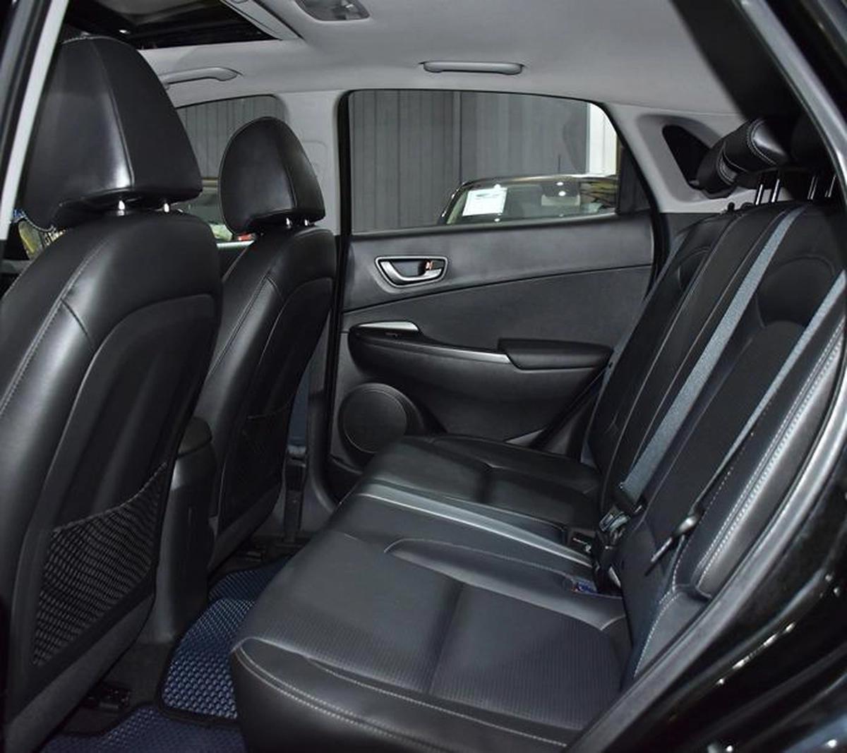 Hyundai Kona 1.6T ( 2018 Model ) in Black Color Korean Specs-13-13