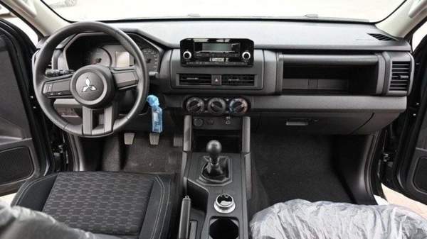 Mitsubishi L200 Mitsubishi L200 2.4L diesel M/T V4 MY 2024