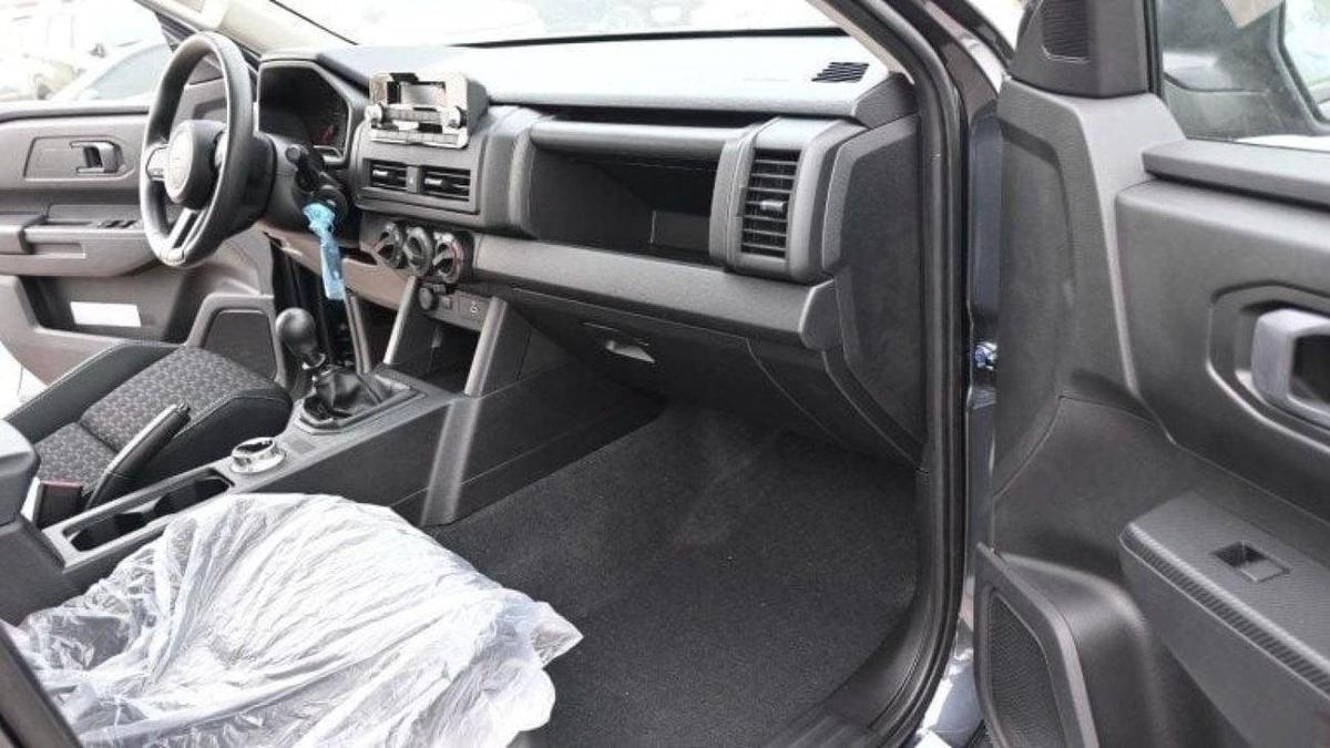 Mitsubishi L200 Mitsubishi L200 2.4L diesel M/T V4 MY 2024-9-9