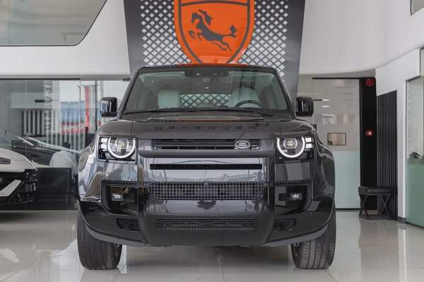 Land Rover Defender | 110 X-Dynamic HSE P400 | GCC Specs | 2026 (Export)