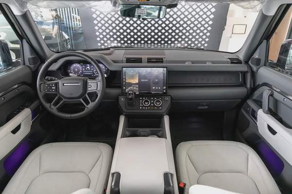 Land Rover Defender | 110 X-Dynamic HSE P400 | GCC Specs | 2026 (Export)