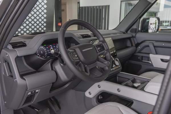 Land Rover Defender | 110 X-Dynamic HSE P400 | GCC Specs | 2026 (Export)