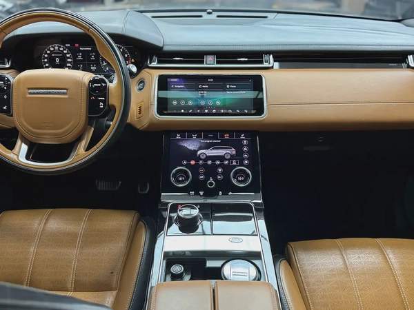 Land Rover Velar R daynamic P250 SE 2018 GCC