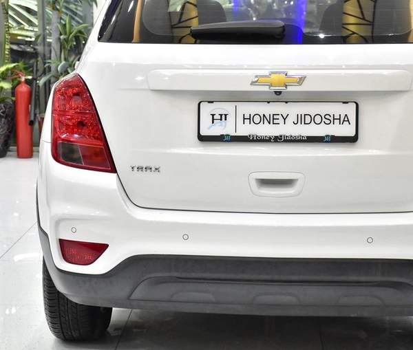 Chevrolet Trax LT ( 2019 Model ) in White Color GCC Specs
