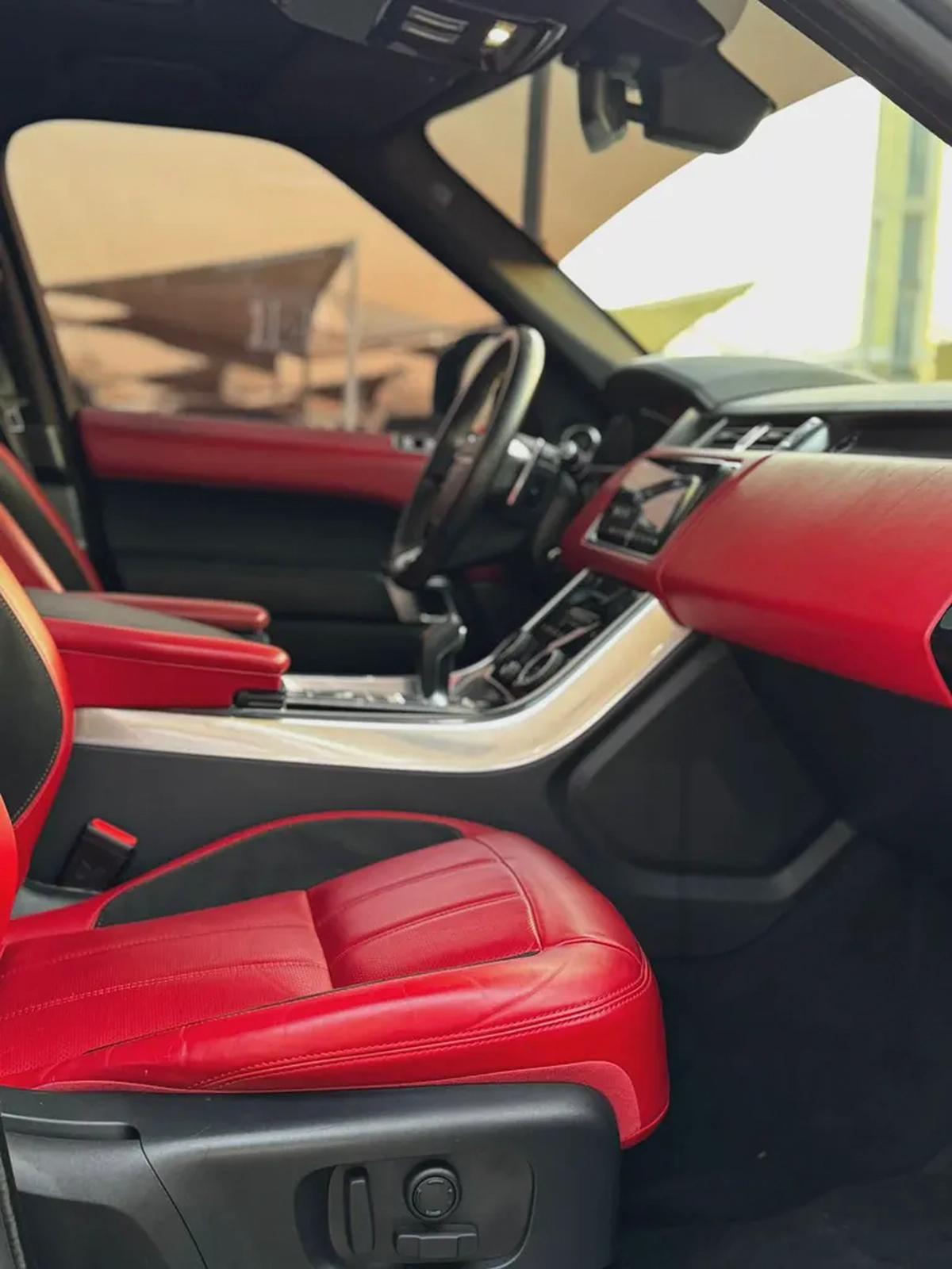 RANGE ROVER (2018) //SPORT//HSE//6 CYLINDER GCC// ORIGINAL PAINT //-14-14
