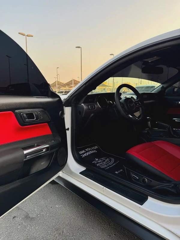 فورد موستينج Ecobooste V4 2.3L موديل 2017 وارد بحاله ممتازه