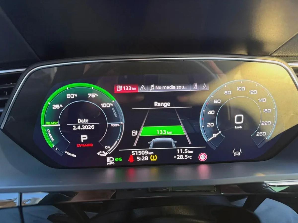 2023 Audi e-tron 50 S-Line Sportback - Pristine Condition-11-11