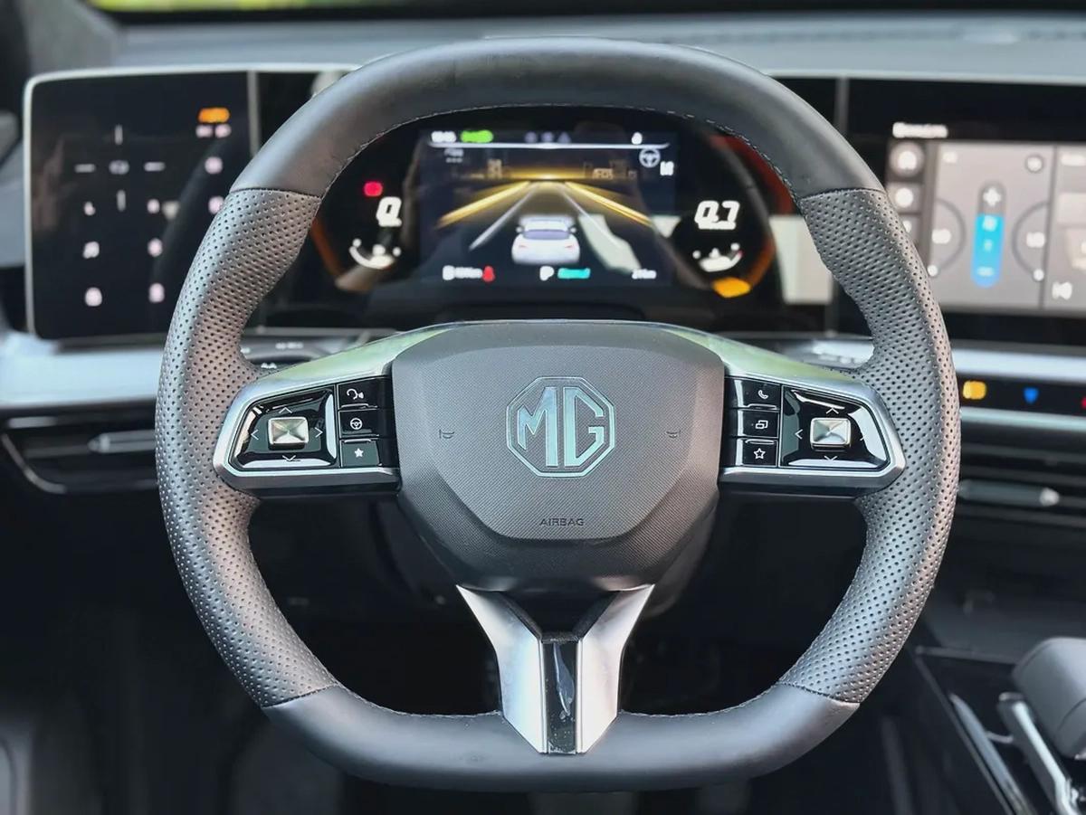 MG One - 2025 - Top Line - Sport Seats - GCC-17-17