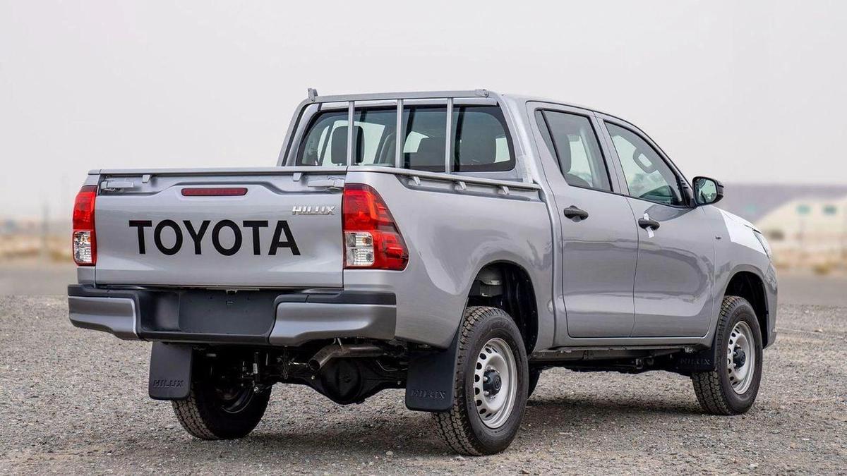 Toyota Hilux 2.4 DIESEL-3-3