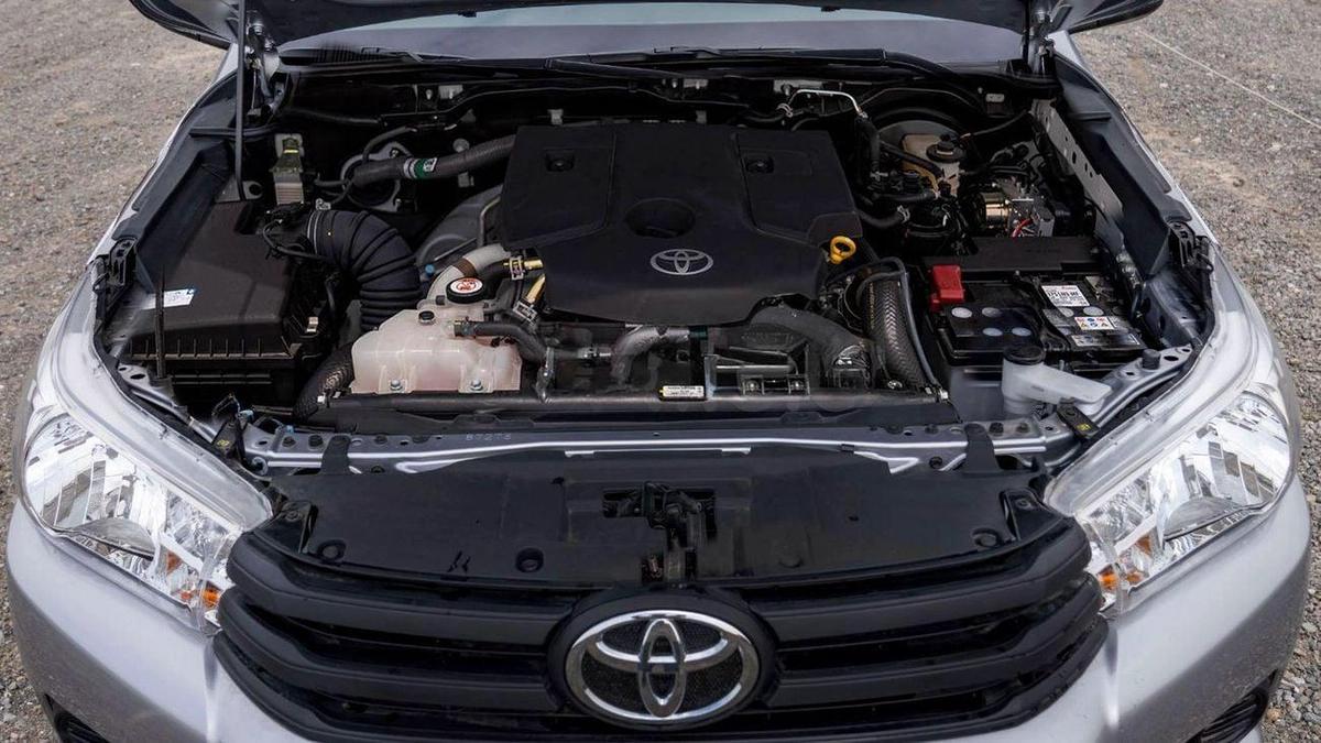 Toyota Hilux 2.4 DIESEL-10-10